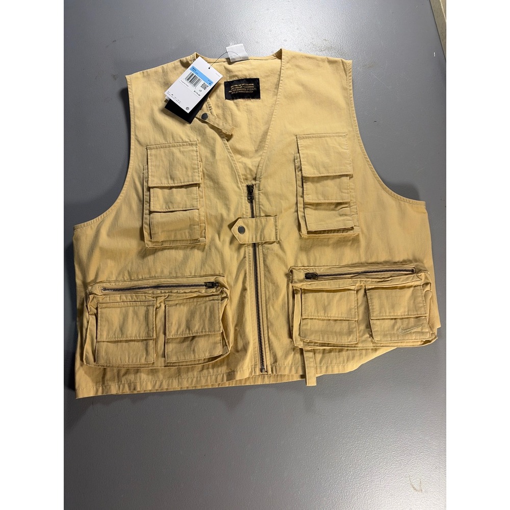 Nike Utility Vest Mens Medium Tan Khaki Tactical Cargo Gorpcore FN3214-252 NWT
